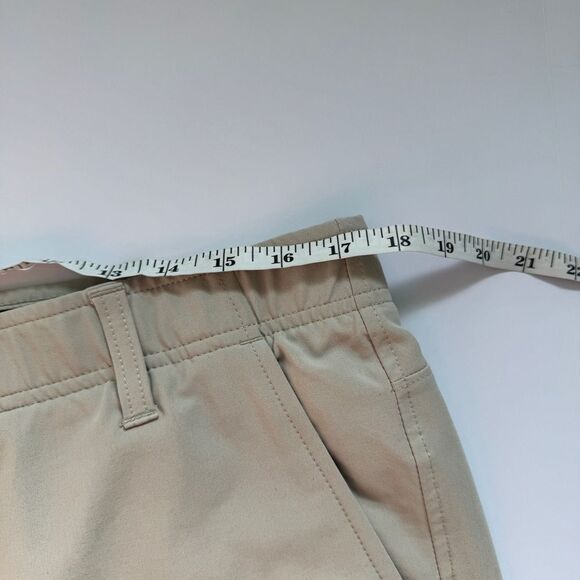 Under Armour Cream Shorts Size 36 - Picture 5 of 9